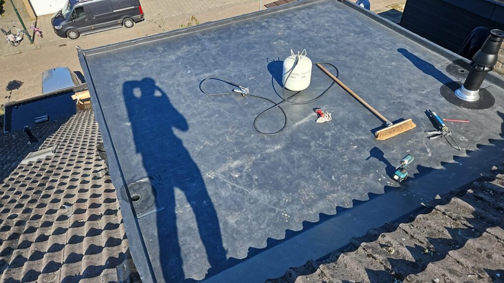Dakbedekking controleren door Dakdek Gigant
