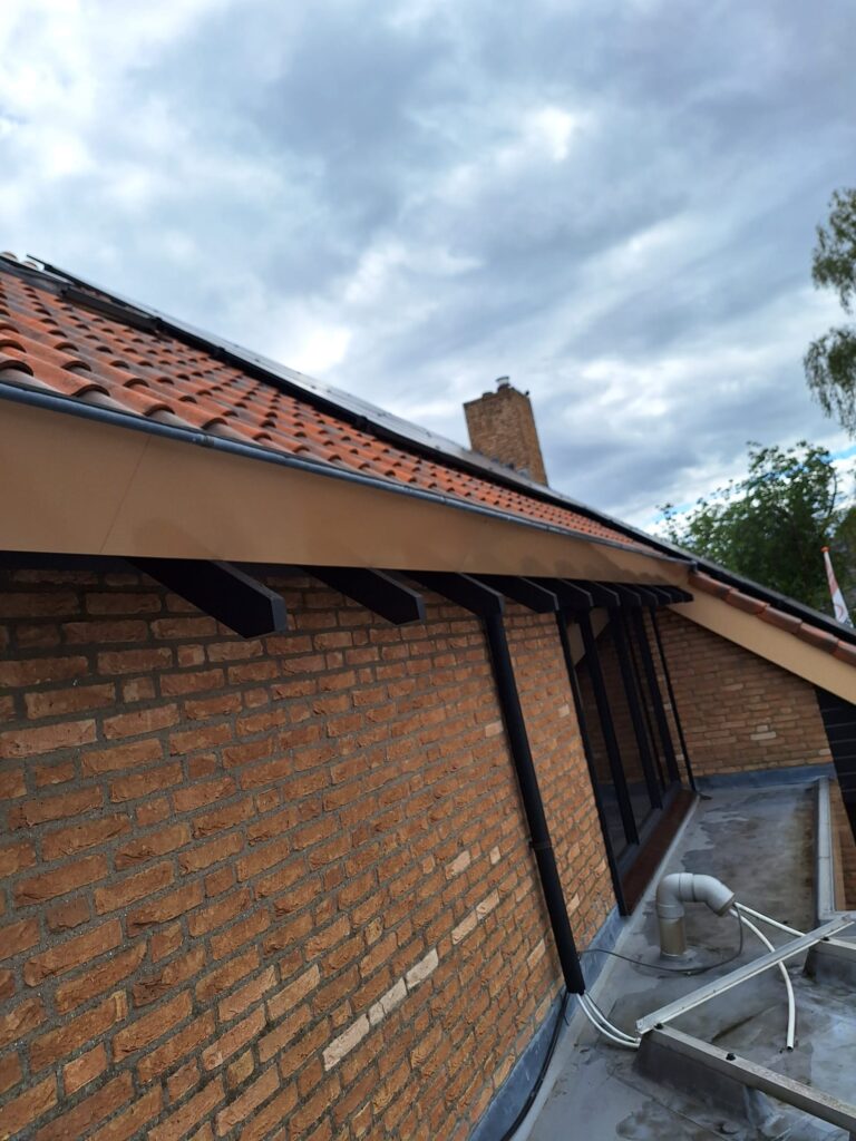 Boeidelen vervangen en schoonmaken