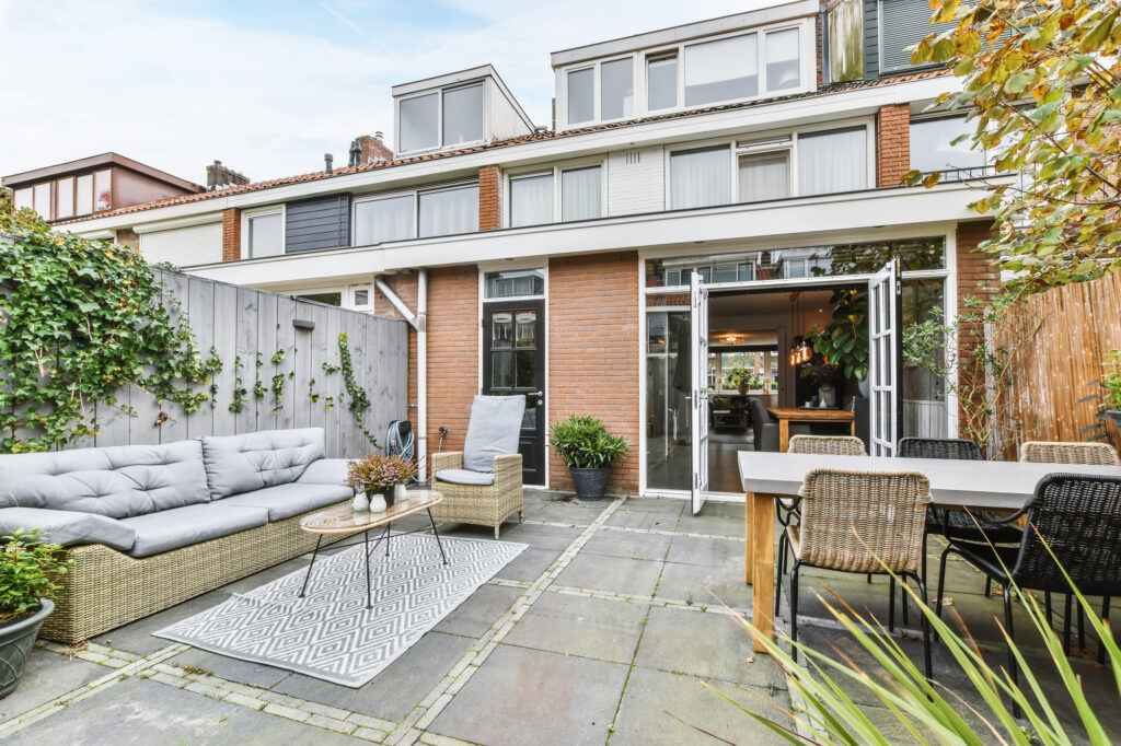 Veranda met dakbedekking