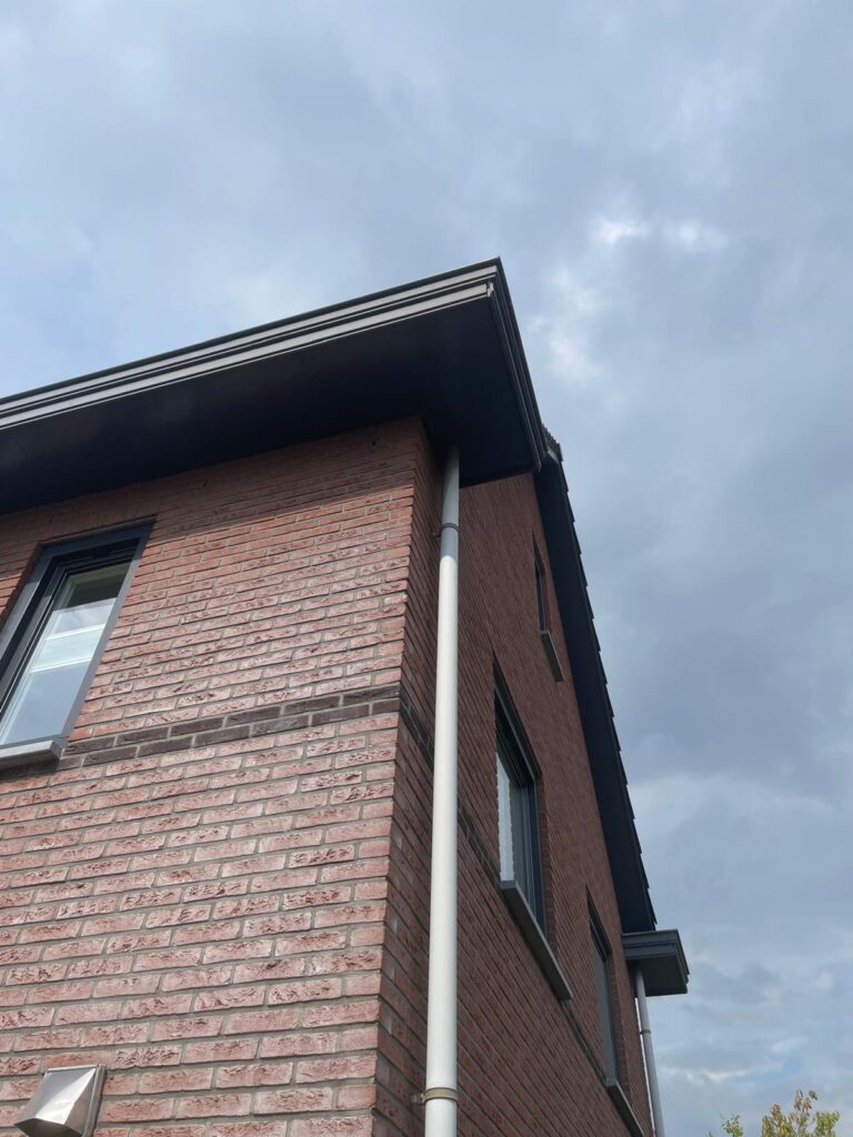 Zinken dakgoot in Culemborg
