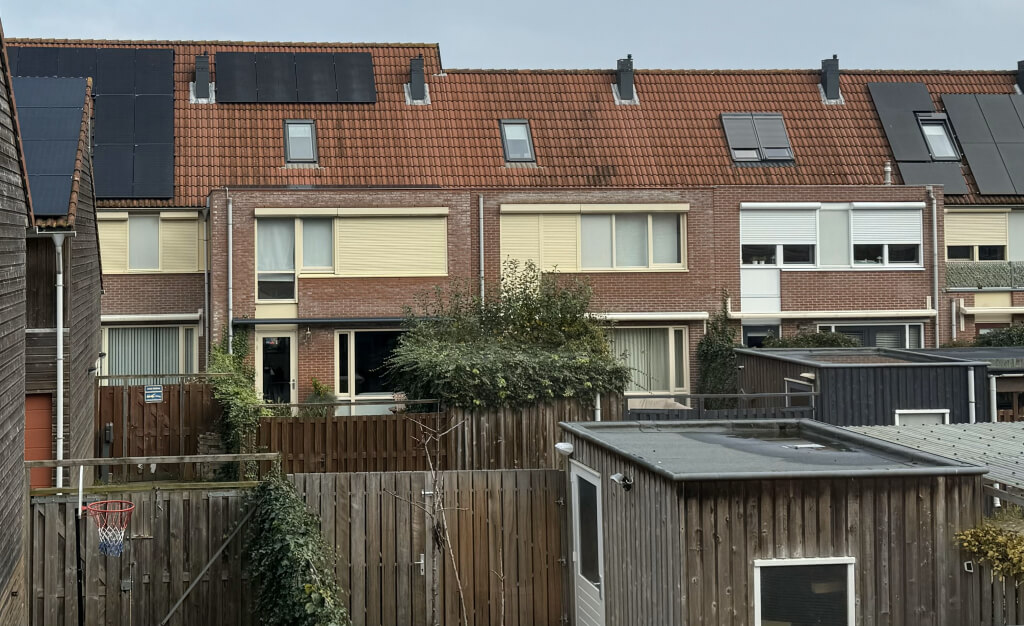 daken vervangen van complete pannendak 5 woonhuizen